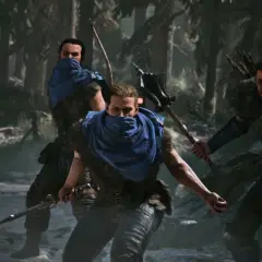 Czterech wojowników w niebieskich szalach i futrzanych kamizelkach, gotowych do walki. Czy taki wygląd to gothic remake wymagania?