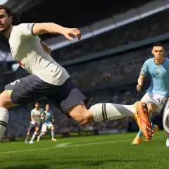 Jak strzelić mocno po ziemi w FIFA 22 i uniknąć najczęstszych błędów