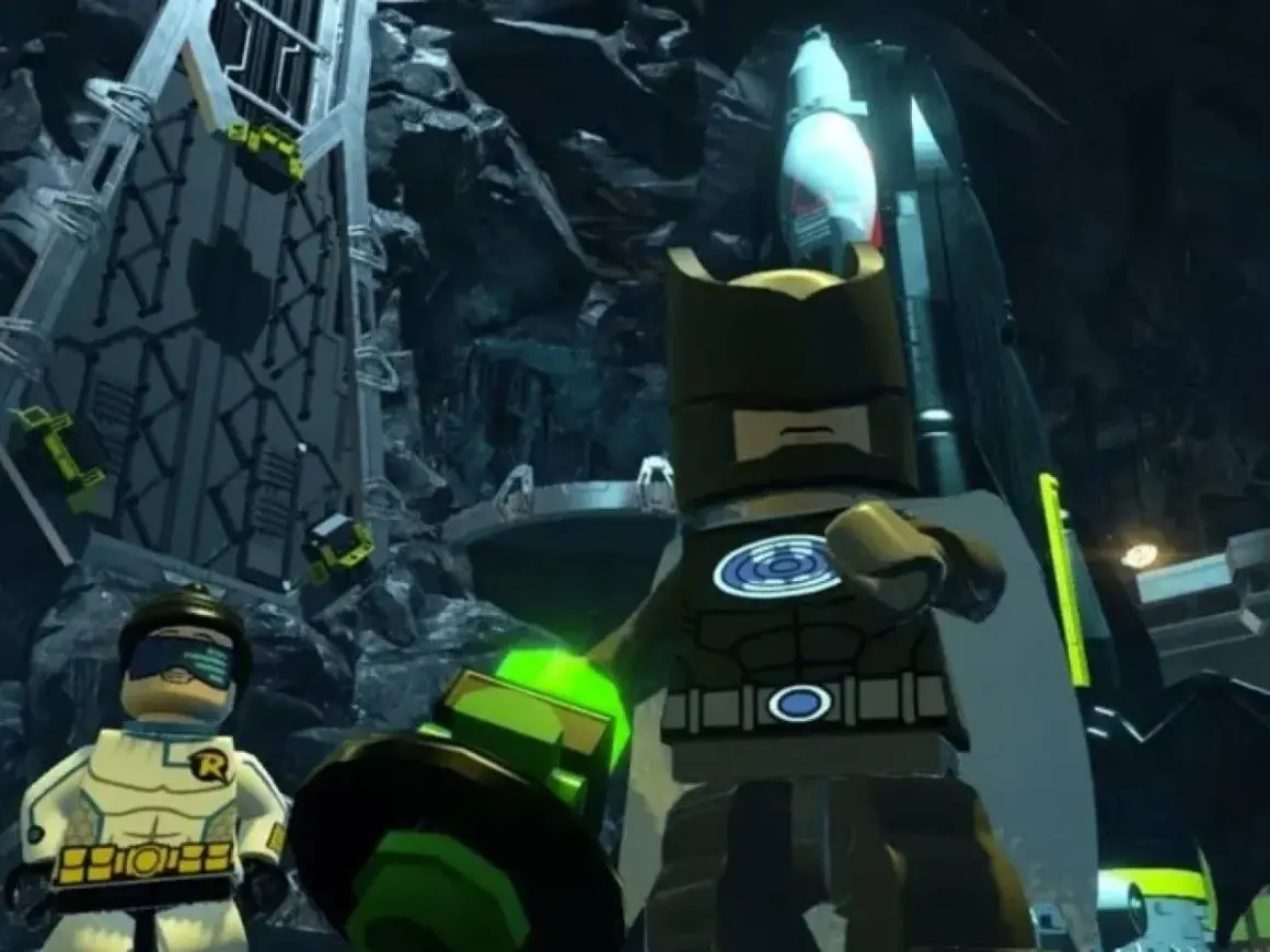 Dwóch bohaterów z gry Lego Batman, gotowych do akcji. To jedne z najlepszych gier Lego!