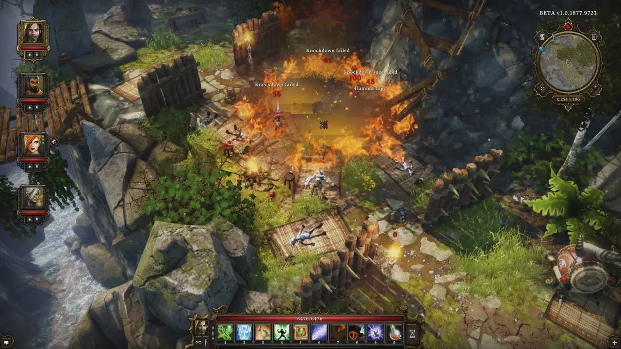 Bitwa w grze Divinity: Original Sin. Postacie walczą w płomieniach, niektórzy padają, inni odnoszą obrażenia.