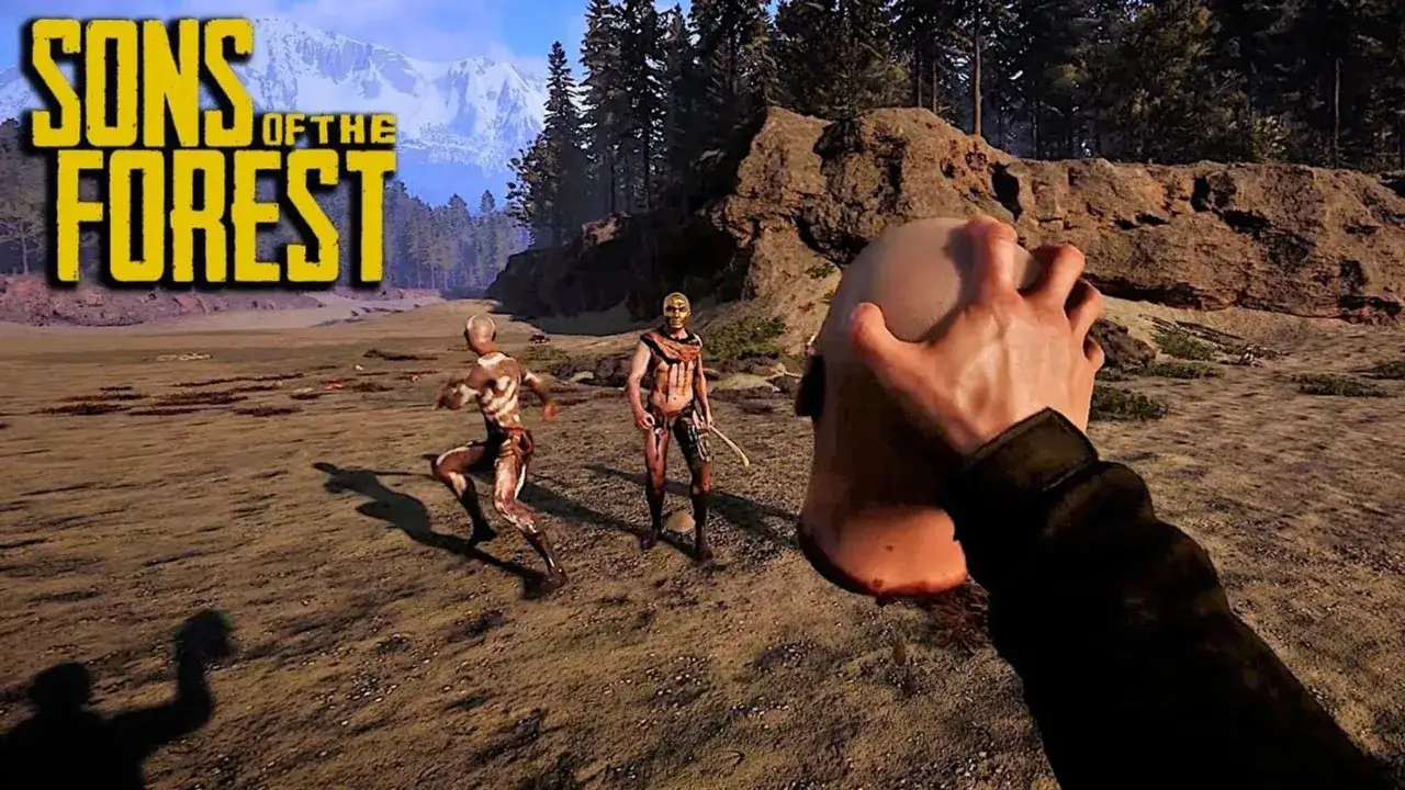 W grze Sons of the Forest, gracz trzyma głowę, a przed nim stoją dwaj wrogo nastawieni przeciwnicy.