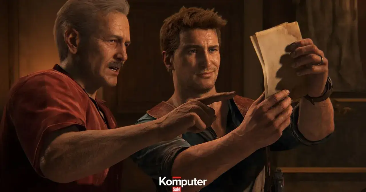 Dwóch mężczyzn analizuje starą mapę. Nathan Drake i Sully, bohaterowie gier z polskim dubbingiem, odkrywają kolejne wskazówki.