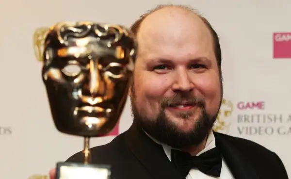 Markus Persson, twórca Minecraft, z nagrodą BAFTA.