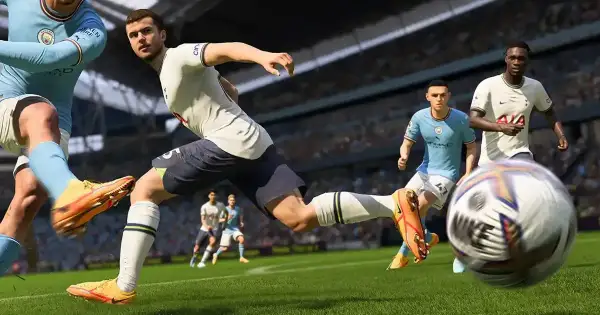 Jak strzelić mocno po ziemi w FIFA 22 i uniknąć najczęstszych błędów